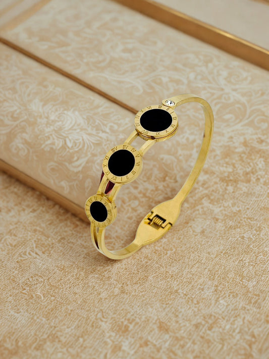 Handcuff #4235098
