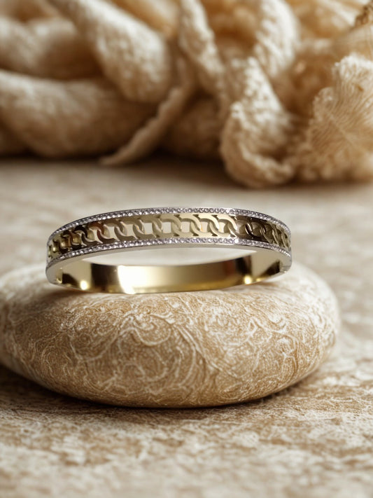 Hand Cuff #4155087
